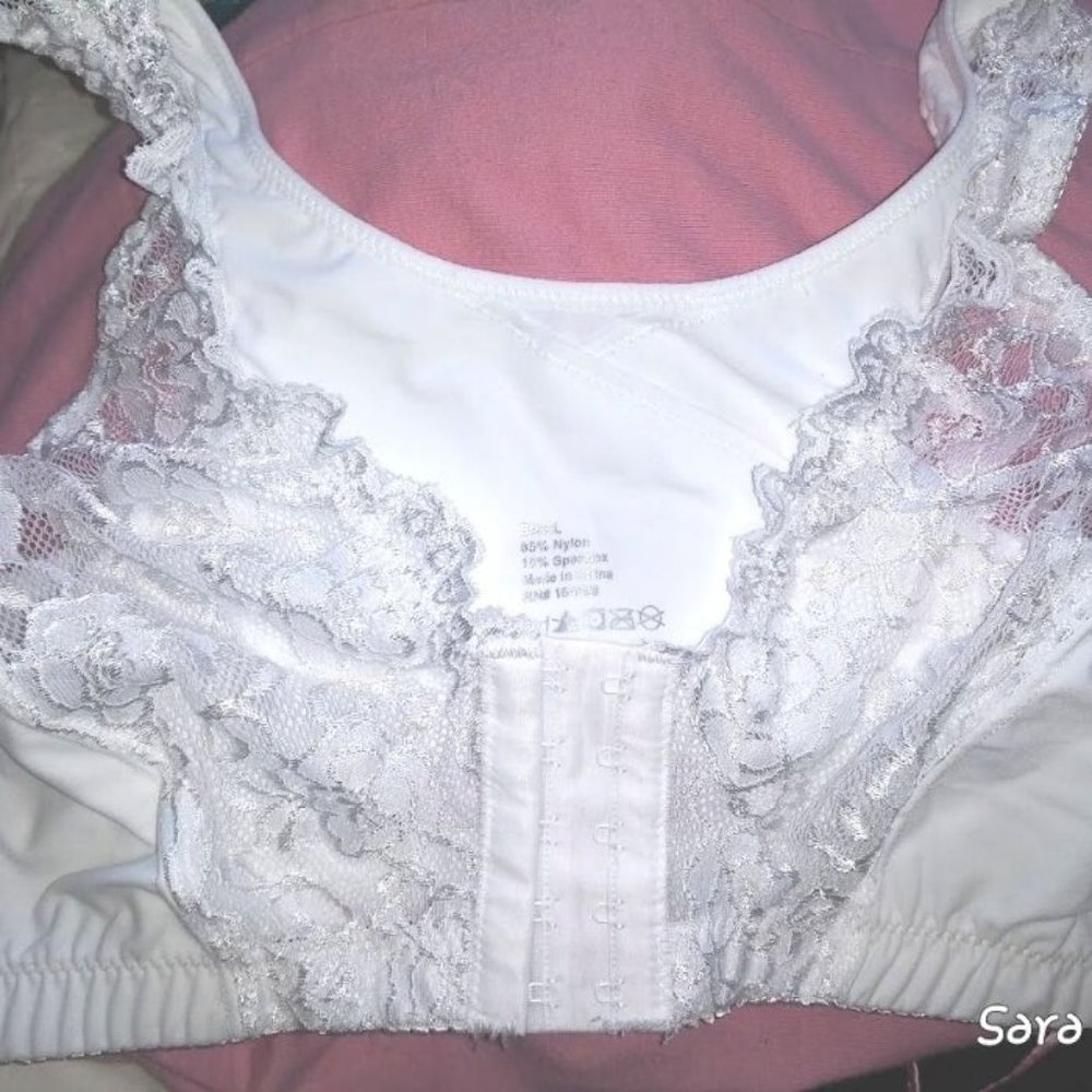 Women's White Front hook Bra NWT